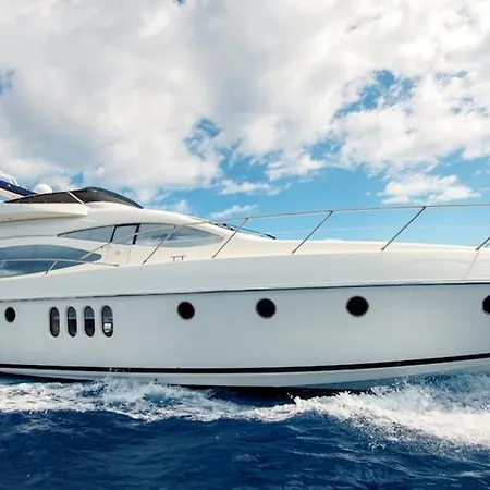 Hotel na wodzie Fantasy Yachting