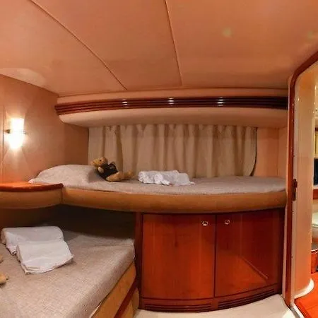 Hotel na wodzie Fantasy Yachting *