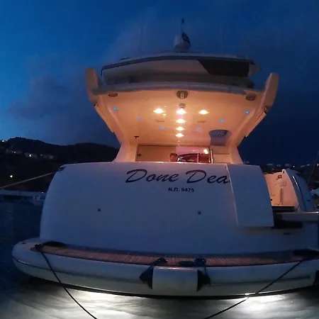 Hotel na wodzie Fantasy Yachting *