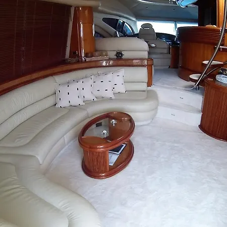 Fantasy Yachting Hotel na wodzie Tourlos