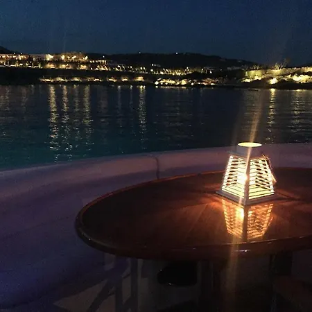 Hotel na wodzie Fantasy Yachting Tourlos