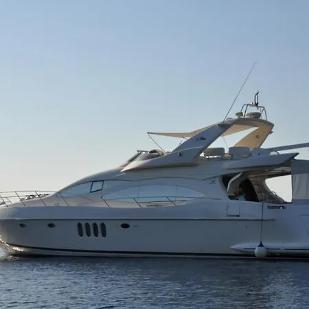 Botel Fantasy Yachting *