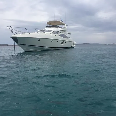 Botel Fantasy Yachting Tourlos