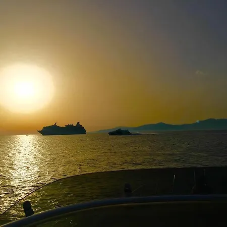 Botel Fantasy Yachting *